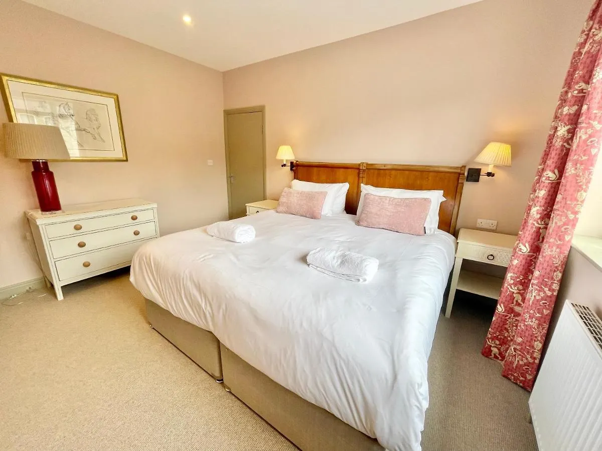 Feriehus Central Townhouse With Free Off Road Parking And Garden York