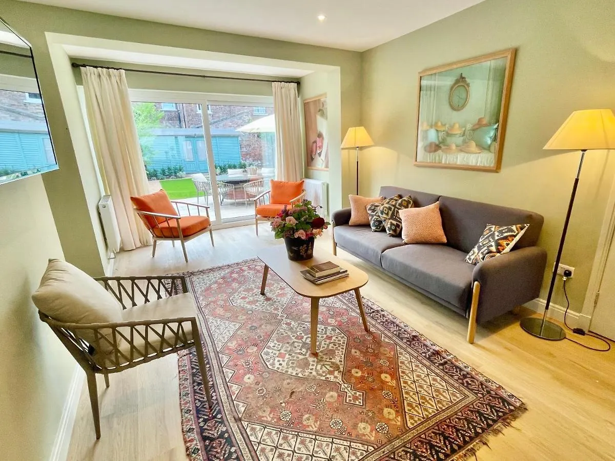 Central Townhouse With Free Off Road Parking And Garden York Feriehus