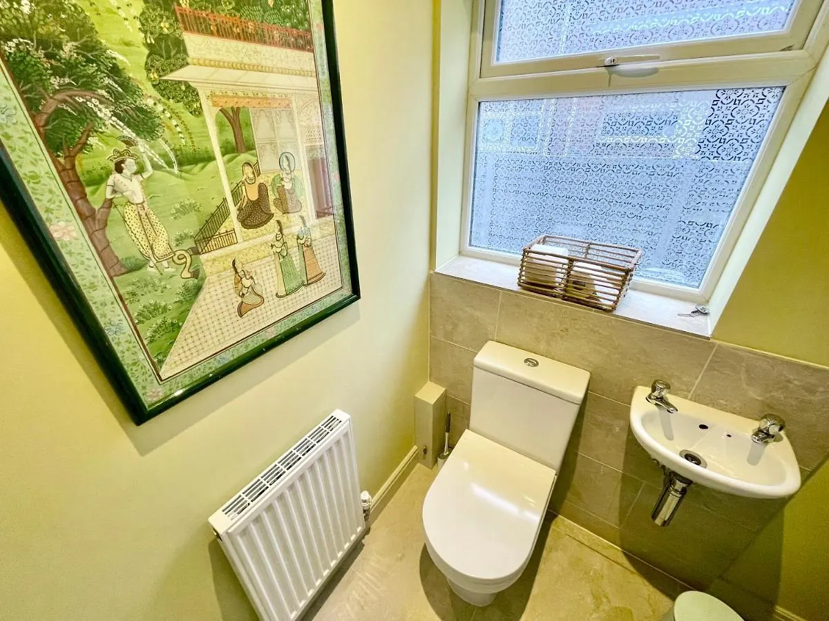 Feriehus Central Townhouse With Free Off Road Parking And Garden York